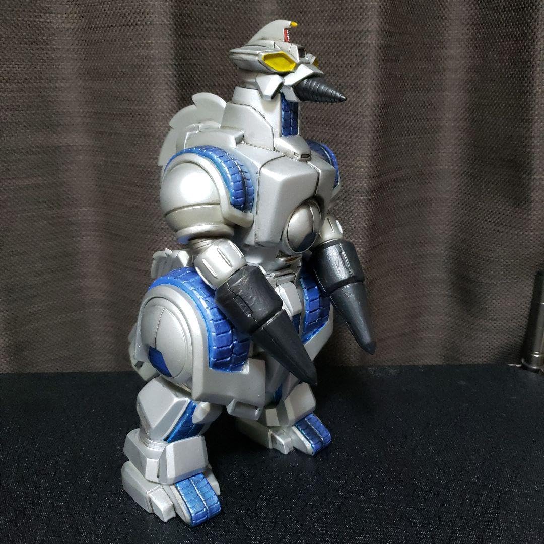 Amazon.co.jp: ツクダホビー 組み立てキット ソフビ 円谷