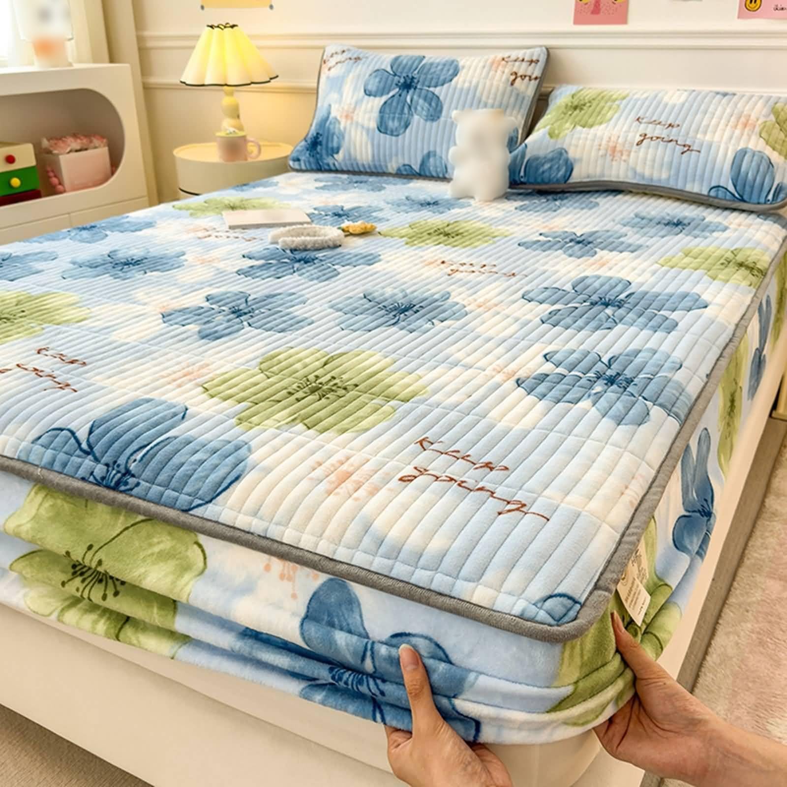 Travel bed cover bleu vert en velours chaud pour des nuits douillettes en voyage