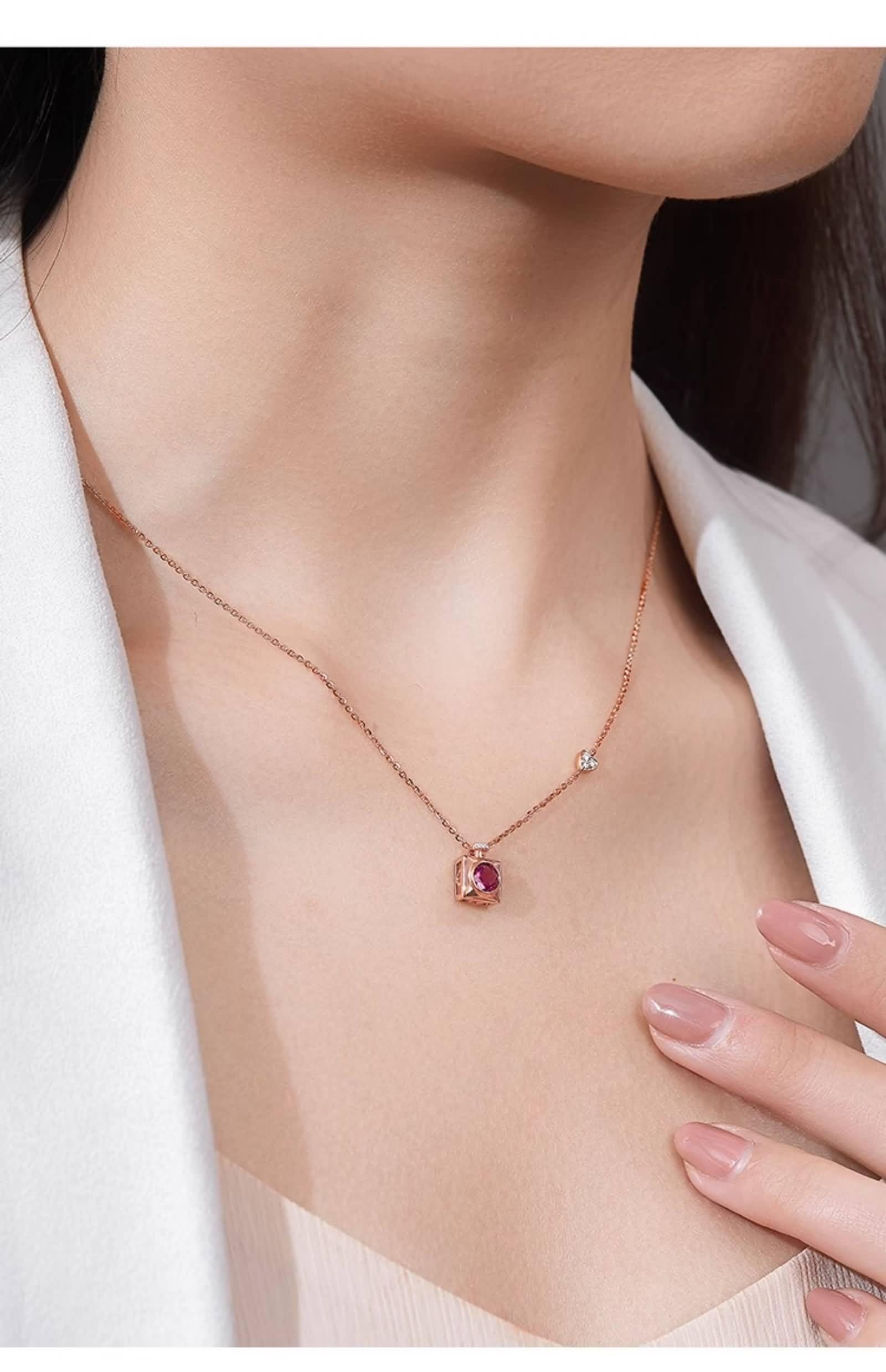 Biżuteria damska łańcuszek, łańcuszek damski na wesele, kwadratowy wisiorek z 0,25 ct/0,4 ct okrągły turmalin i diament srebro próby 925 / różowe złoto