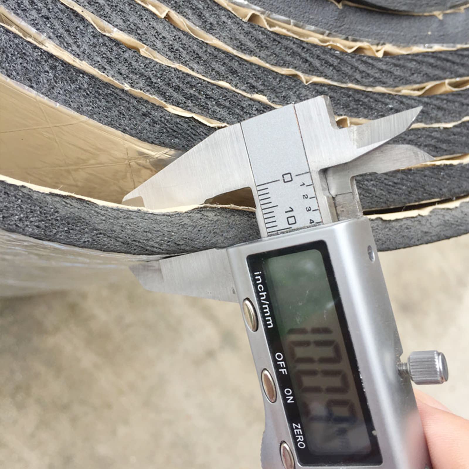 Pannello Riflettente Termosifoni , Controllo Del Rumore Del Rumore Dell'auto Smorzante Idratante A Prova Di Umidità , Foglio Di Isolamento Per Edifici Di Fabbrica,Tetti,Serre,5mm（thk）,1*4M(4m²)