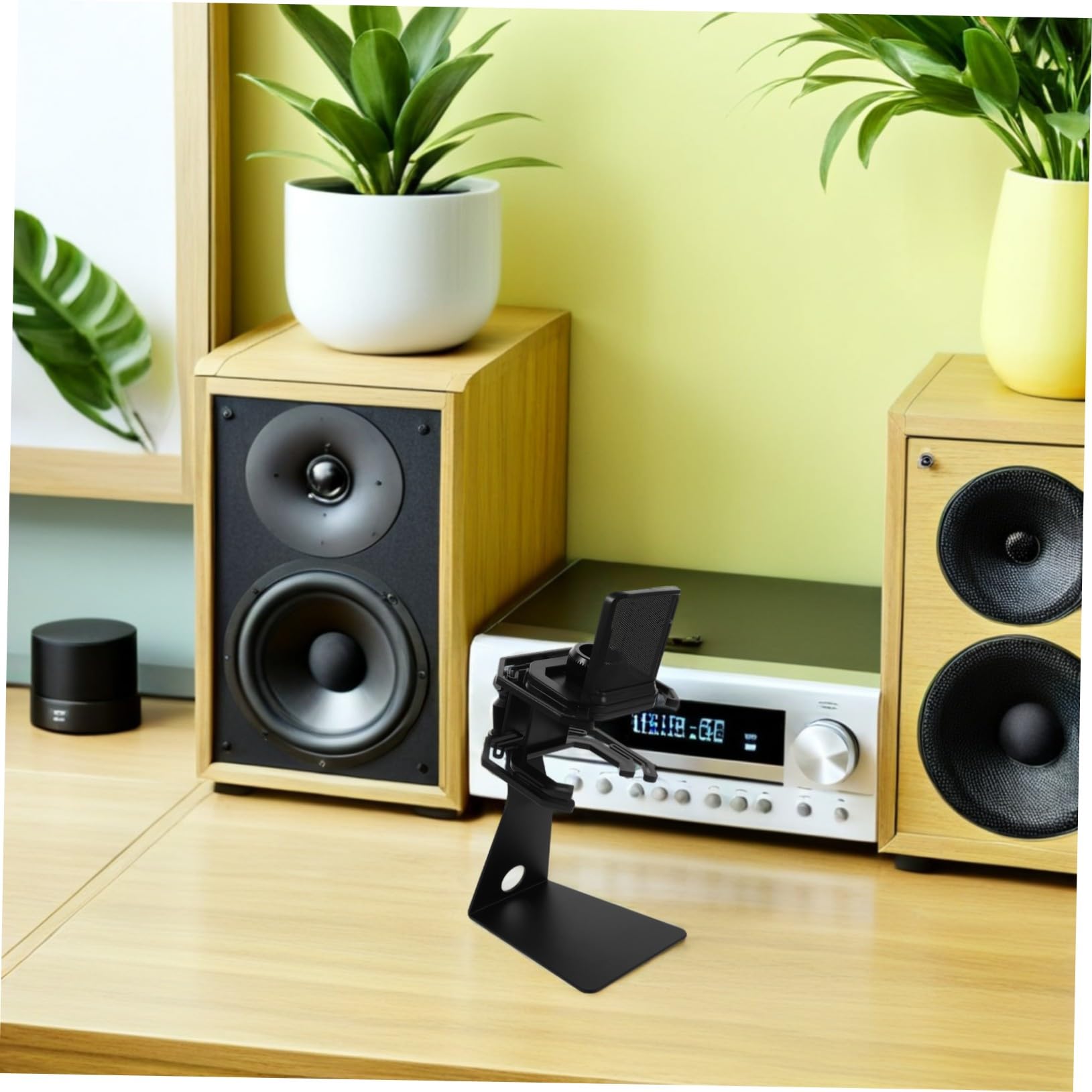 Microphone Shock Mount in Metallo Robusto con Supporto Antivibrazioni e Filtro Pop Integrato Regolabile per Desktop per Registrazioni e Livestreaming Professionale