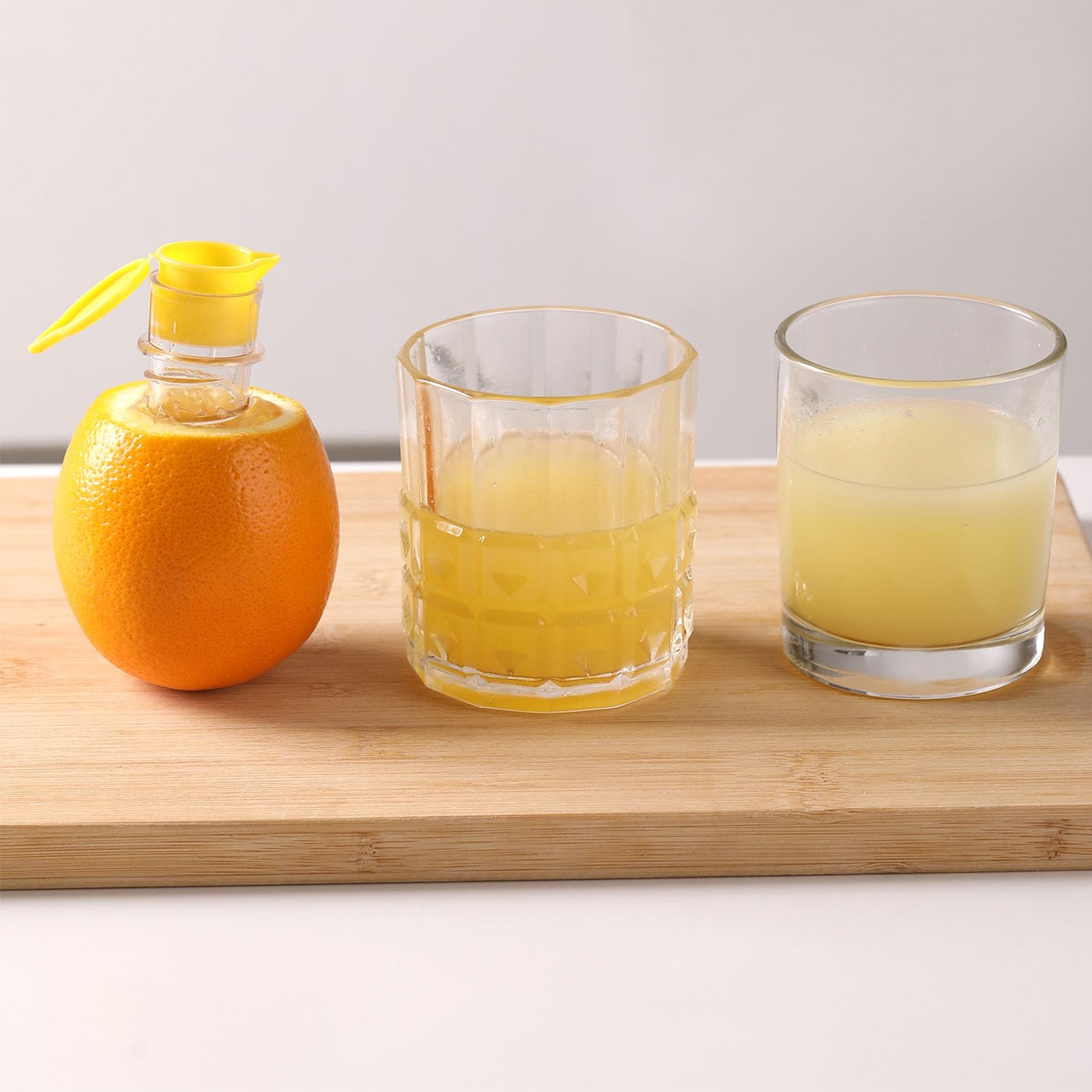 Portable Lemon Squeezer, ABS PP Labor Saving Manual Juicer with Filter Compact Citrus Orange Lime Juicer Kitchen Gadget for Citrus Orange Limes