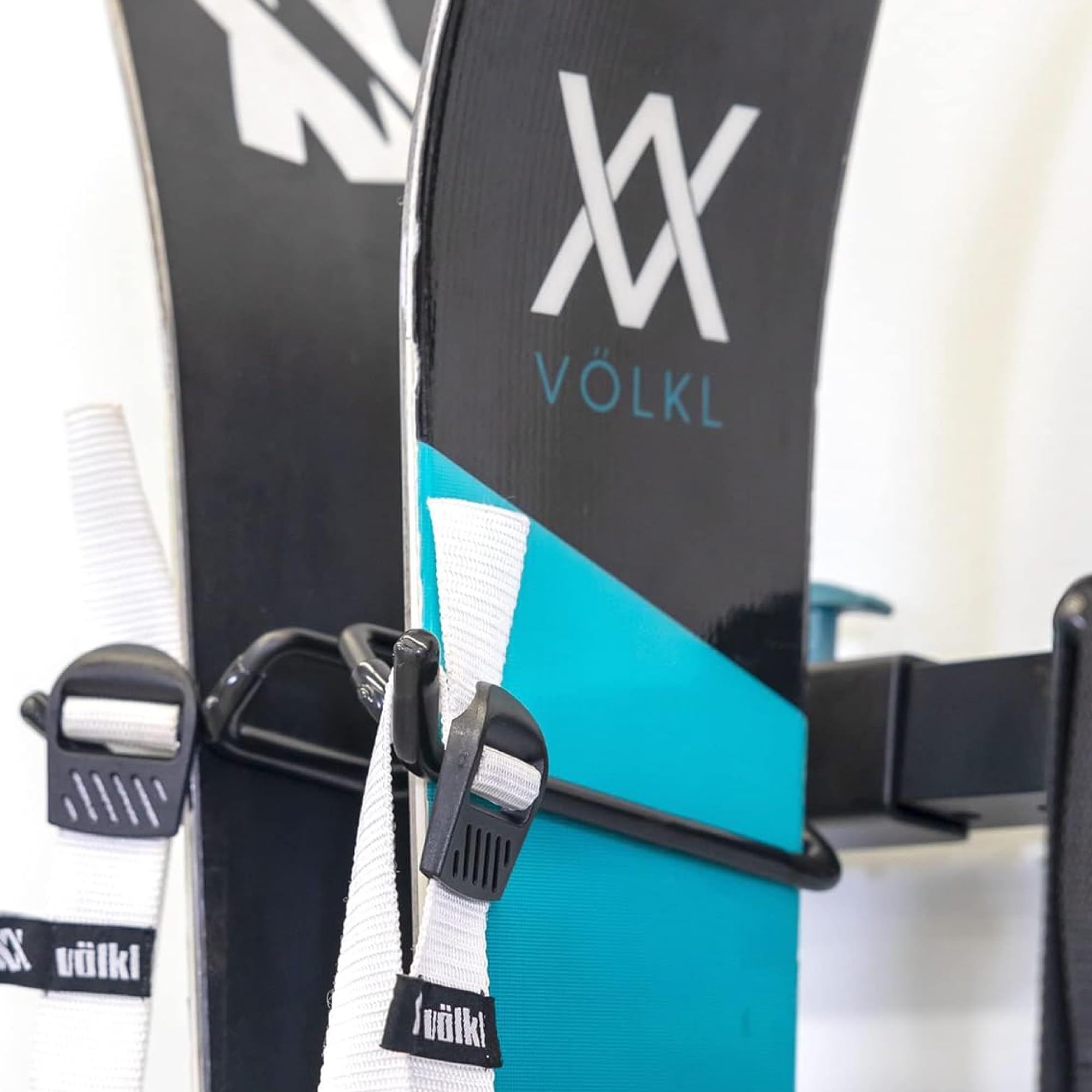 StoreYourBoard Omni - Estante de Almacenamiento de Pared para esquí y Snowboard | Soporte de Pared de esquí para el hogar y el Garaje