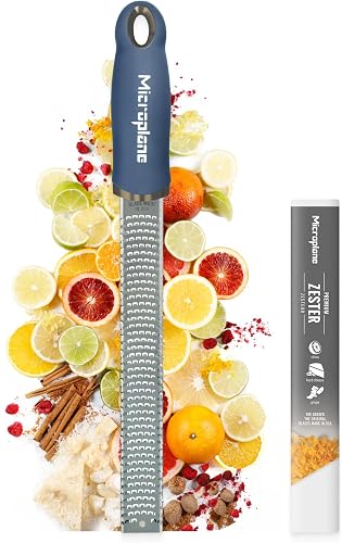 Microplane Grattugia Zester Blu Denim Ideale per Agrumi, Formaggio a Pasta Dura, Zenzero, Cioccolato e Noce Moscata con Lama Fine - Made in USA - 1