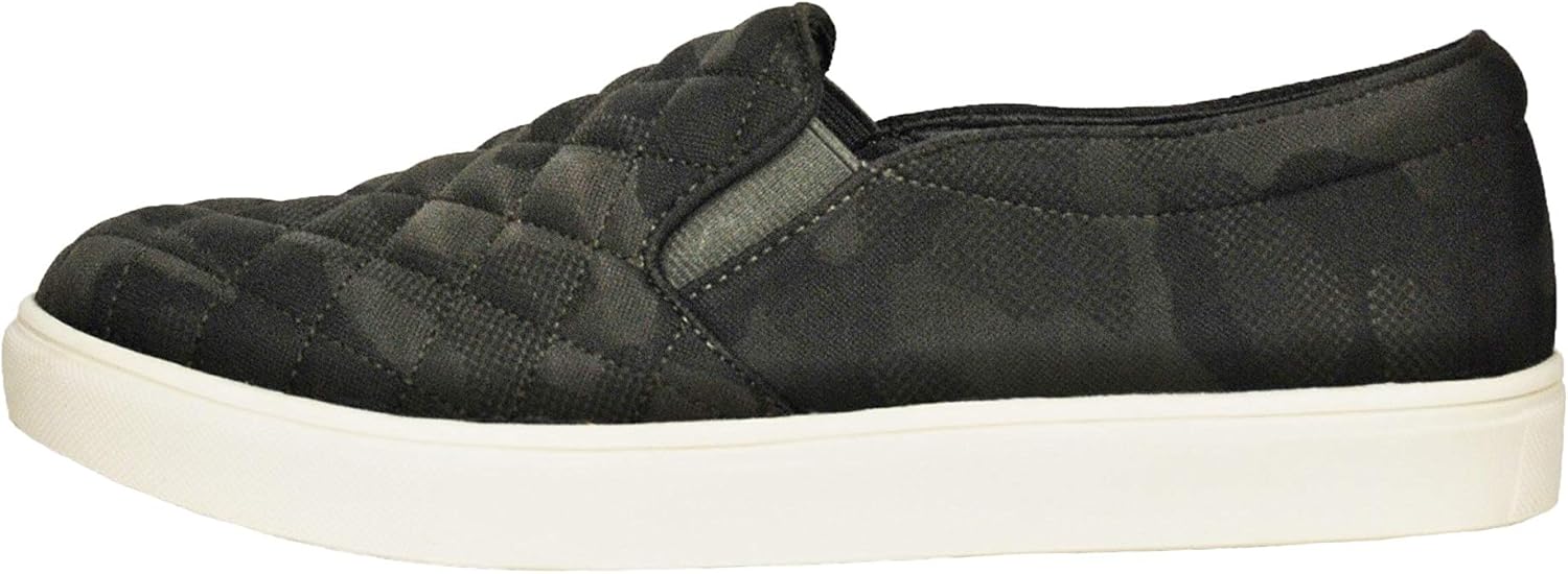CUSHIONAIRE Women's Reena Comfort Quilted Sneaker 6 Camouflage