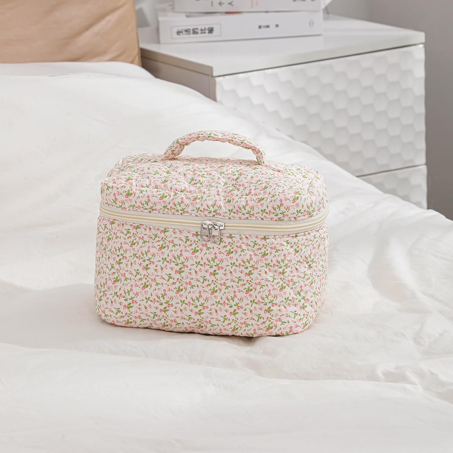 uekeboag Large Travel Quilted Makeup Bag for Women, Floral Cotton Cosmetic Bag, Coquette Aesthetic Floral Toiletry Organizer Bag - Image 3