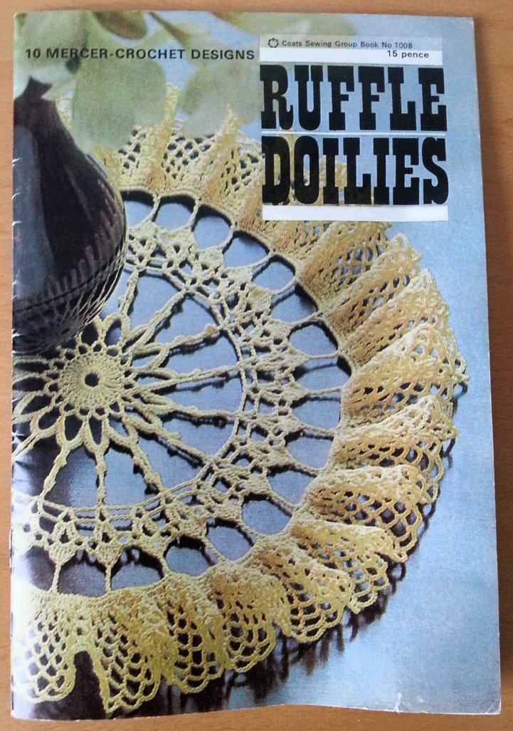 Ruffle Doilies : Amazon.in: Books