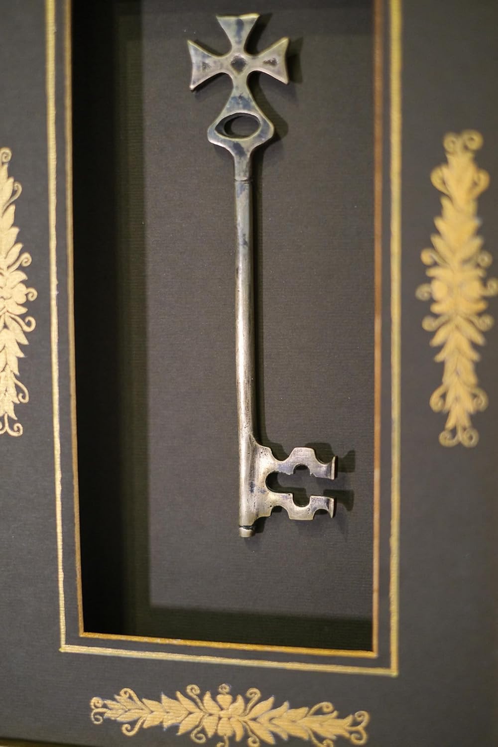 Generic Decorative Metal Key Wall Hanging, Stainless Steel Frame, for Living Spaces, Gold, AGE12900000