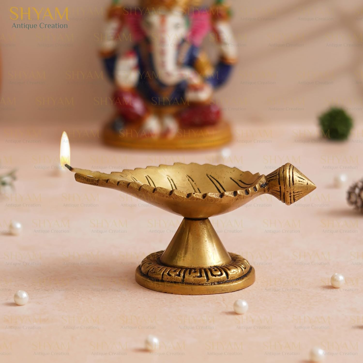 Brass Leaf Shape Deepak Patti Design Diya Leaf Deepam Stand Oil Lamp for Diwali Puja Home Office Temple Mandir Puja, 5 x 3 x 2.5 Inch, SAC0101801102023