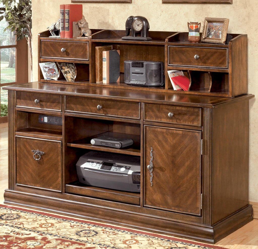 Hamlyn Large Credenza Desk with Low Hutch Home & Kitchen