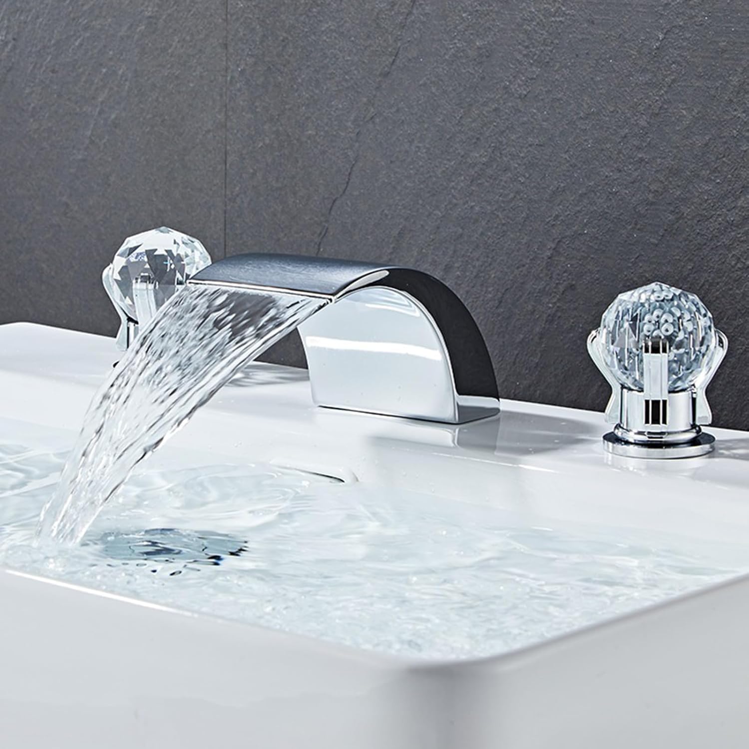 Mitigeur de salle de bain cascade noir pour évier moderne et vasque rétro