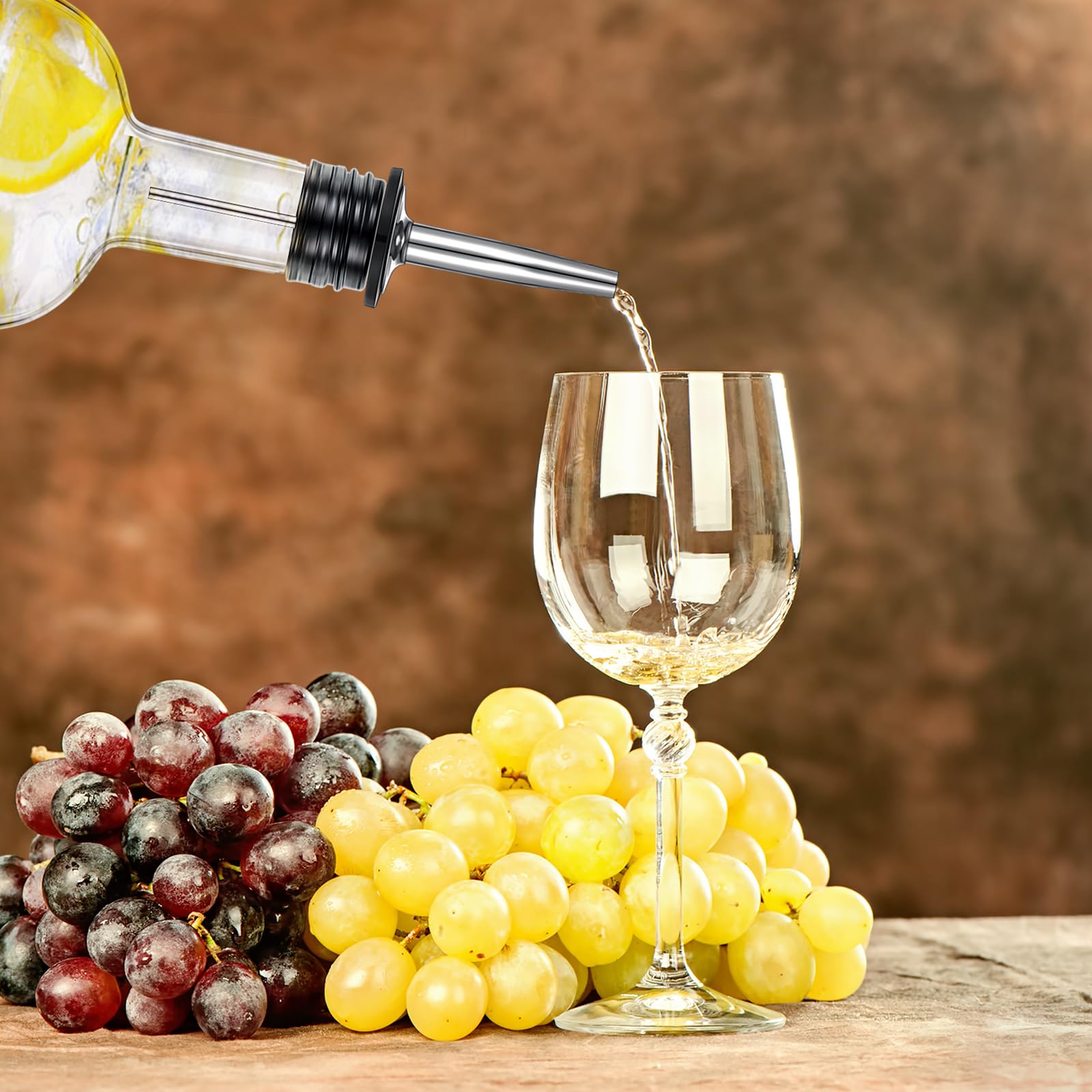4 botellas de vidrio de cuello largo de 17 onzas para verter botellas de licor, botella de jarabe de jugo de barra con vertedor y tapas, vertedor con boquilla cónica para licor, vino, jugo de 3