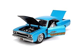 ミニカー Wile E. Coyote & Plymouth Roadrunner Amazon.com: Jada Wile E Coyote & 1970 Plymouth Road Runner
