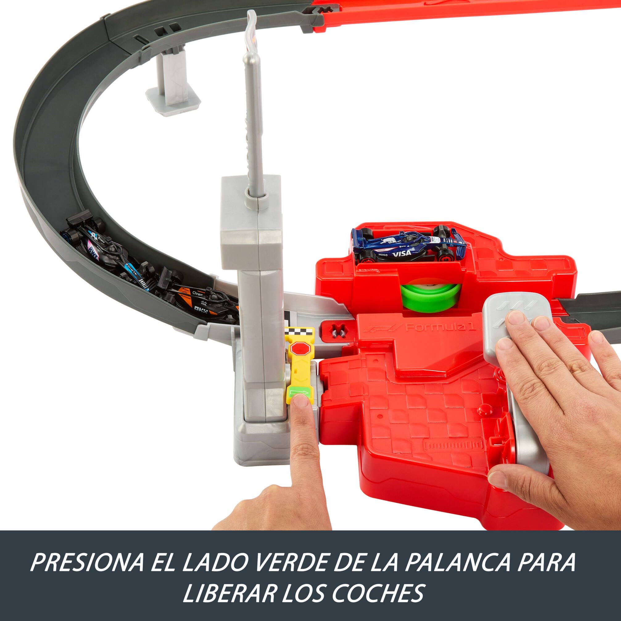 Hot Wheels Conjunto de pista coches de juguete, 3 vehículos metálicos de Formula 1 a escala 1:64: McLaren F1 Team, Alpine y VCARB, Circuito de carreras a gran velocidad uno contra uno, JDY15