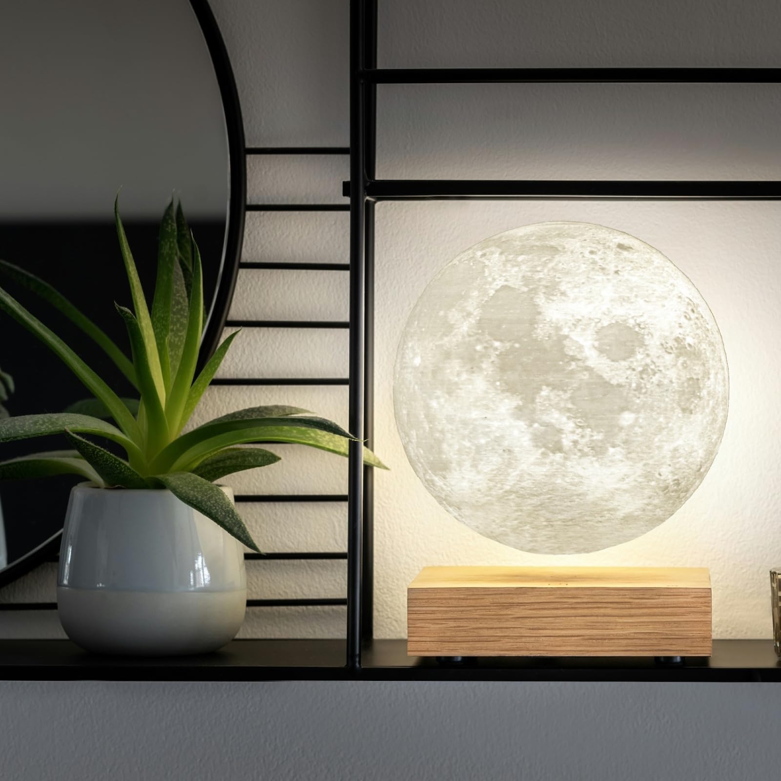 Gingko Smart Moon Lamp • schwebender Mond mit Holzsockel • smartes Stimmungslicht • elektromagnetisch & rotierend • Esche