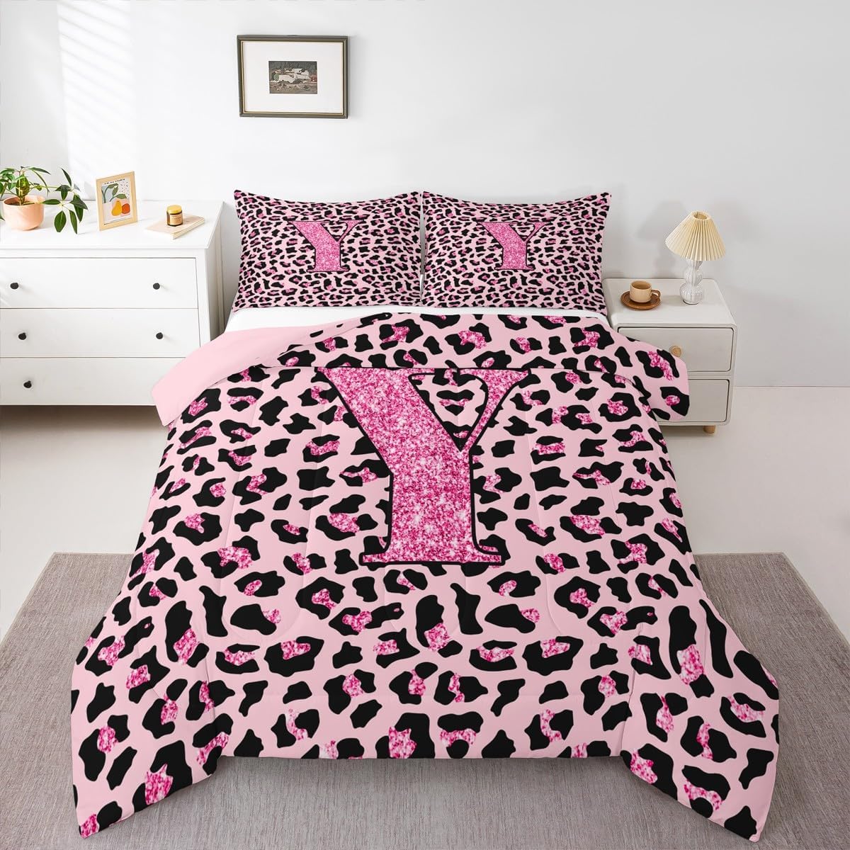 jejeloiu Leopard Print Comforter Set Queen Size Alphabet Personalized Initial Bedding Set for Kids Boys Girls Safari Cheetah Animal Fur Print Pink Letter M Duvet Quilt 3 Pcs with 2 Pillow Cases