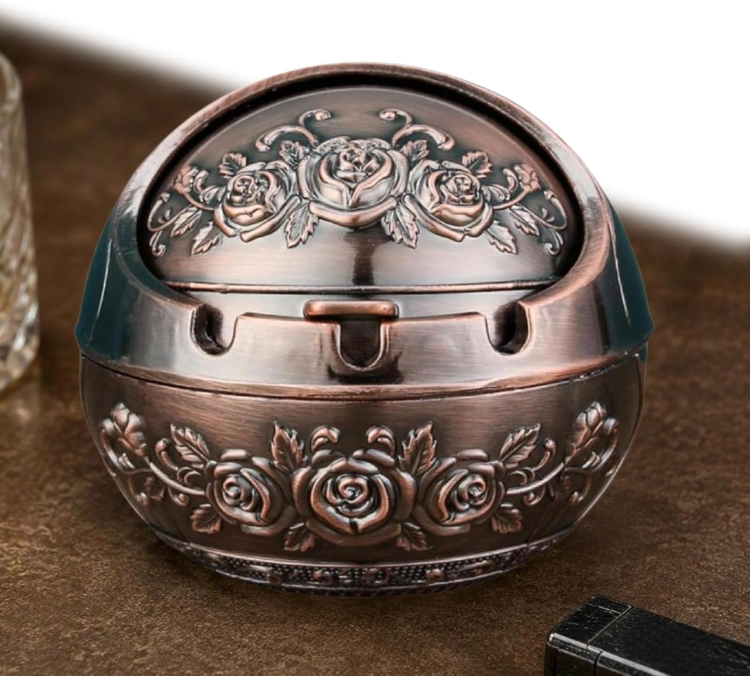 Metal Windproof Ashtray with Lid Smokeless Rotating Lid Retro