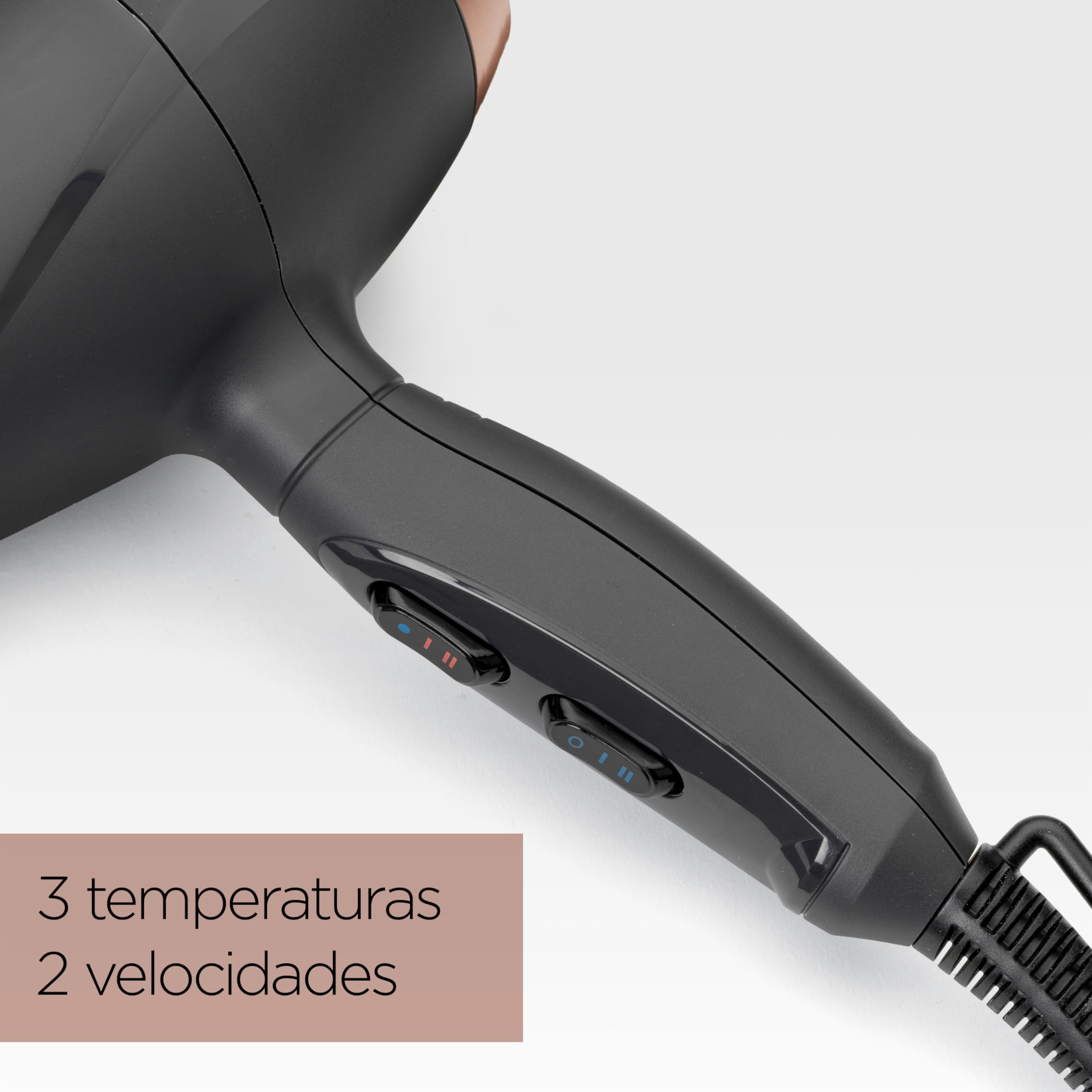 BaByliss Secador de Pelo Smooth Pro con Difusor - Secador Potente de 2100W, Fabricado en Italia, Tecnología iónica antiencrespamiento, 3 ajustes de temperatura y 2 Velocidades, Negro, 6709DE