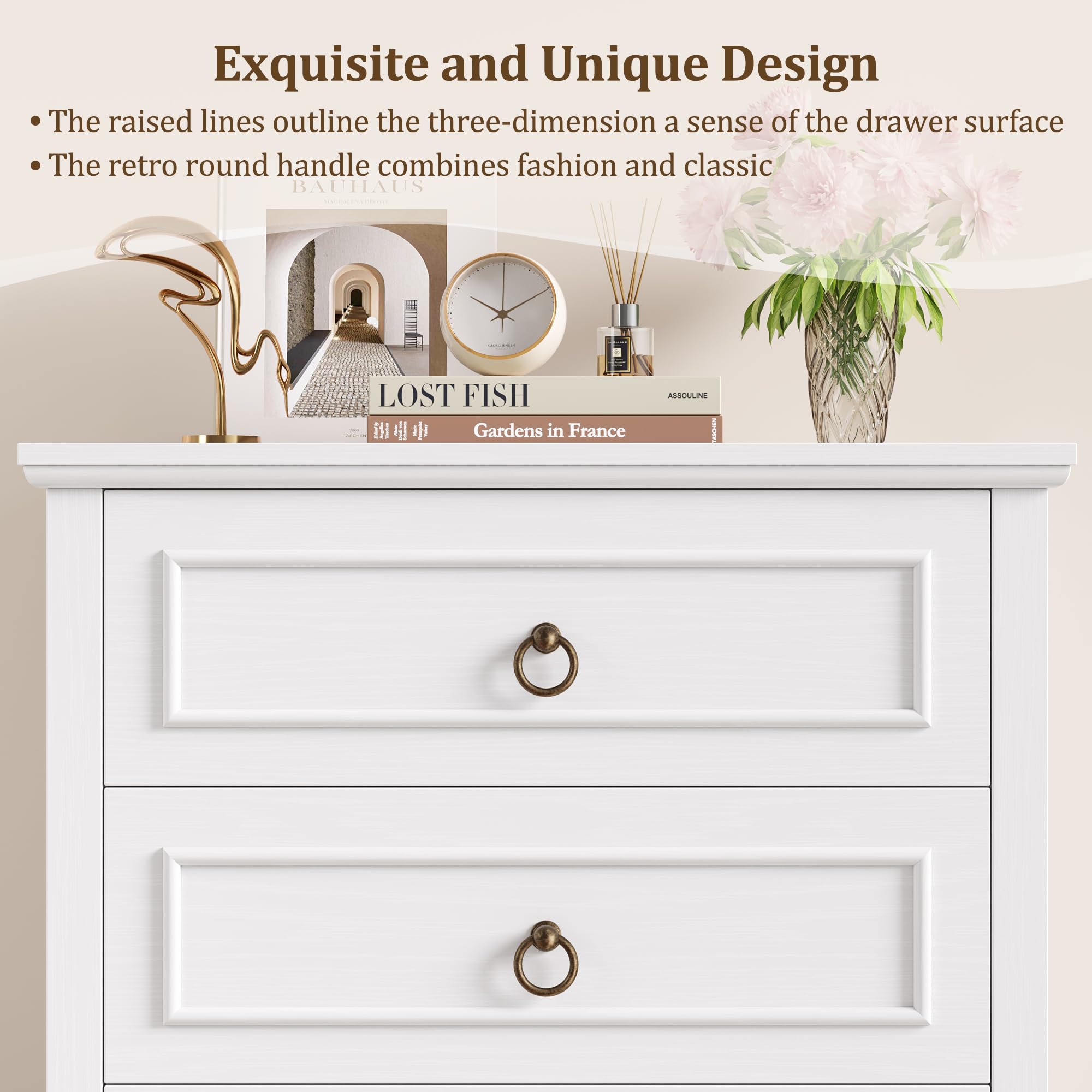 Cómoda de 131 cm de alto, color blanco con cajones, vetas de madera