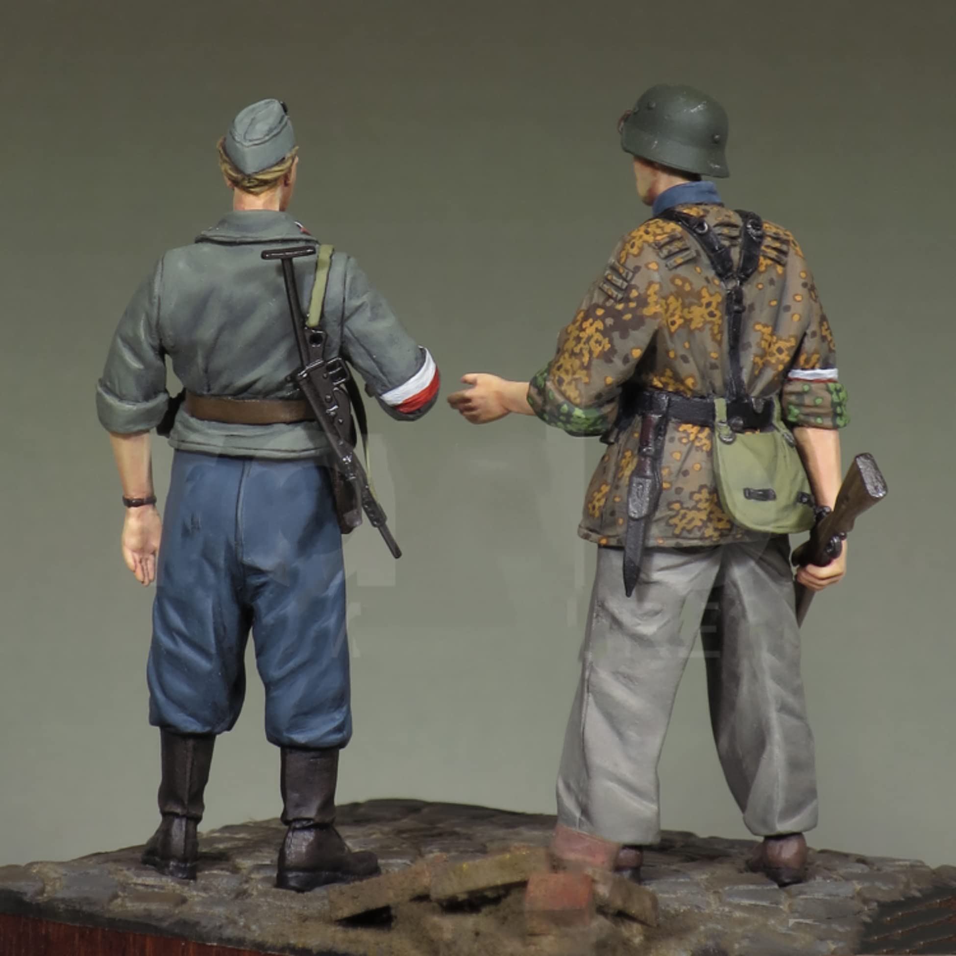 Kit Modellismo Soldati Tedeschi WWII 1/35 - 3 Figure In Resina Da Montare E Dipingere (Senza Carro)