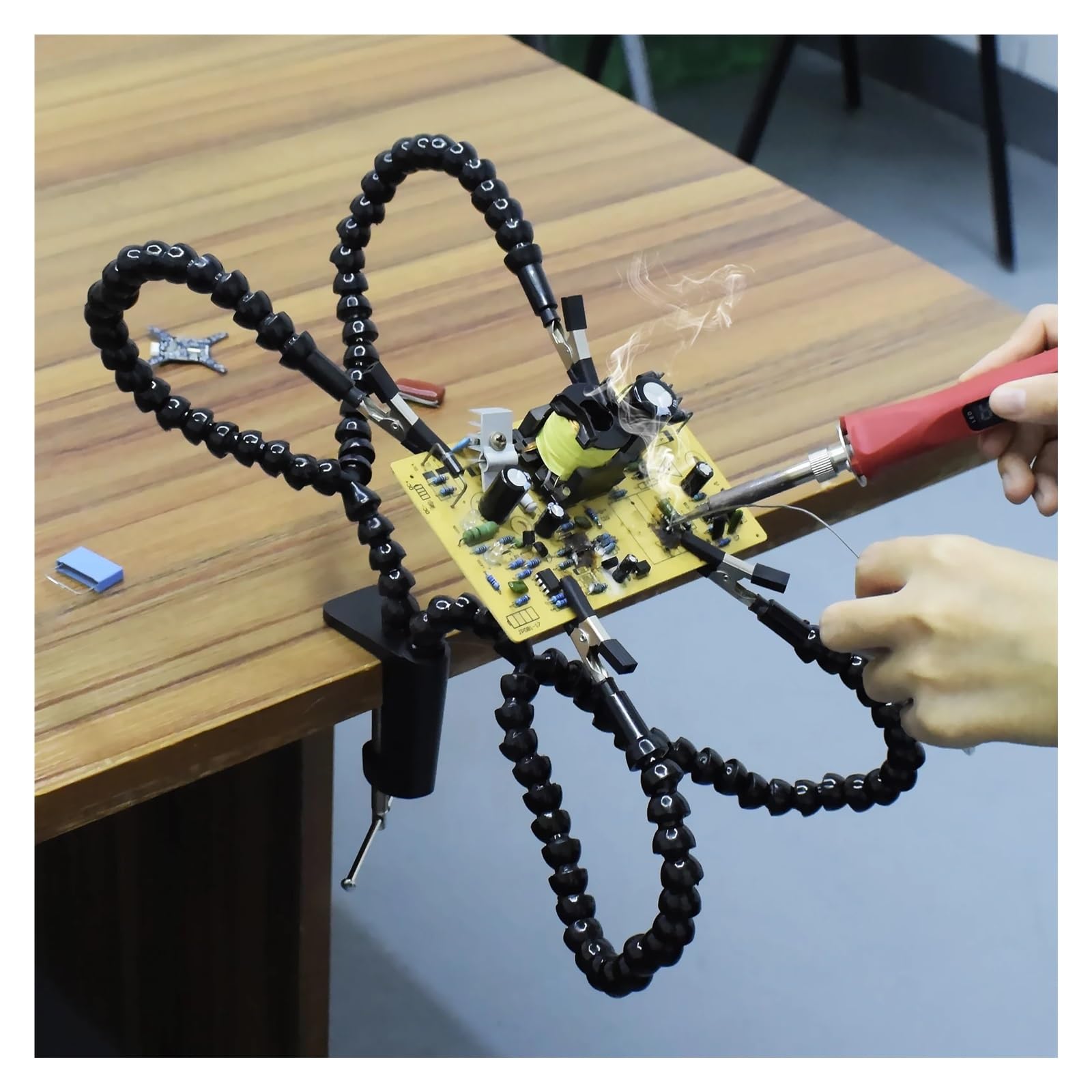 Ayuda para soldar a Tercera Mano, Paquete de 4 Manos auxiliares con Lupa y Linterna for soldar PCB (Azul y Negro)(N-ss4-be9)