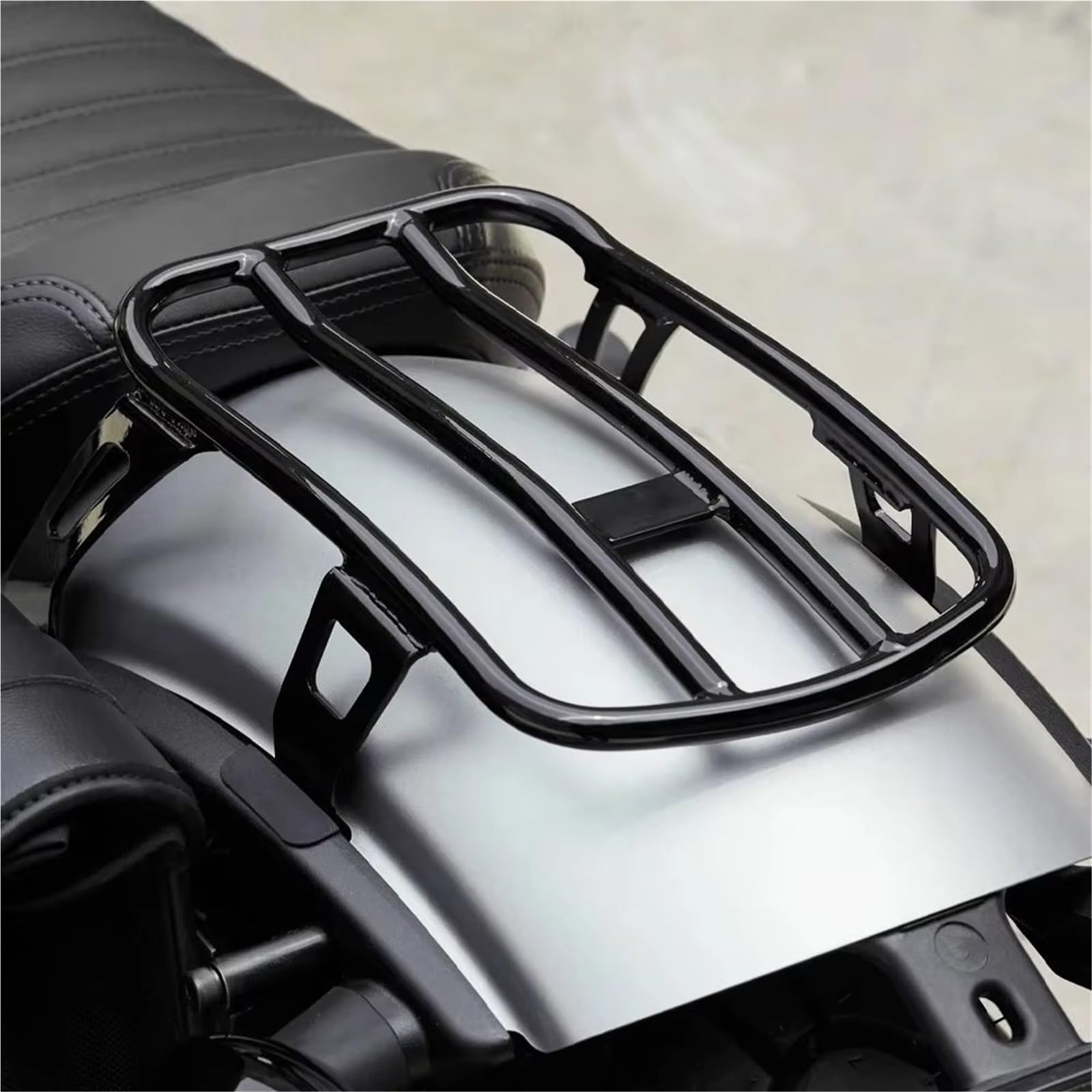 MESKEL Porte-Bagages Arrière Porte-Bagages Moto Solo Noir/Chrome pour Indien pour Scout pour Rogue pour Bobber Soixante Vingt ABS 2018-2024