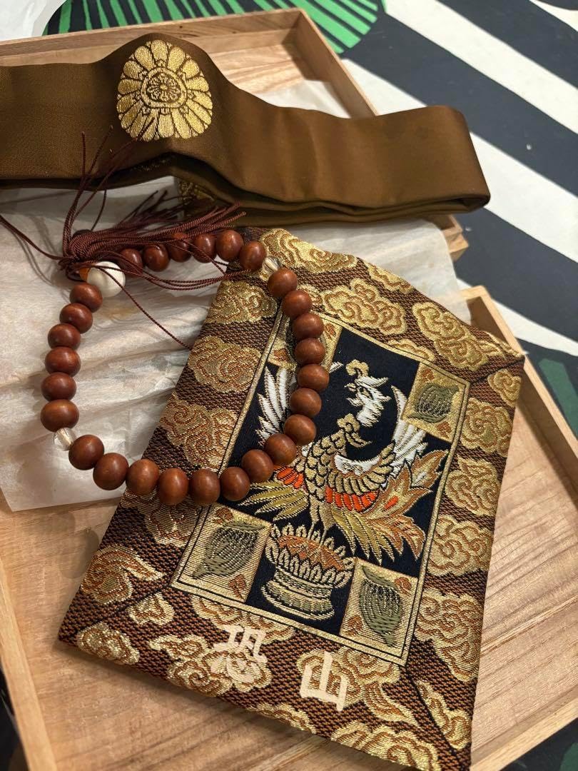 数珠　箱入り美品　ペア数珠　御念珠　男性用・鉄刀木　女性用・翡翠入　お数珠 数珠 箱入り美品 ペア数珠 御念珠 男性用・鉄刀木 女性用・翡翠入 お