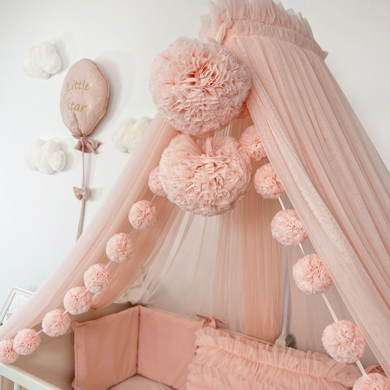 Wróżka baldachim do łóżeczka dziecięcego, wisząca zasłona, baldachim księżniczki, moskitiera do pokoju dziecięcego (BABY PINK, MINI POMPOMS + Z metalowym uchwytem)