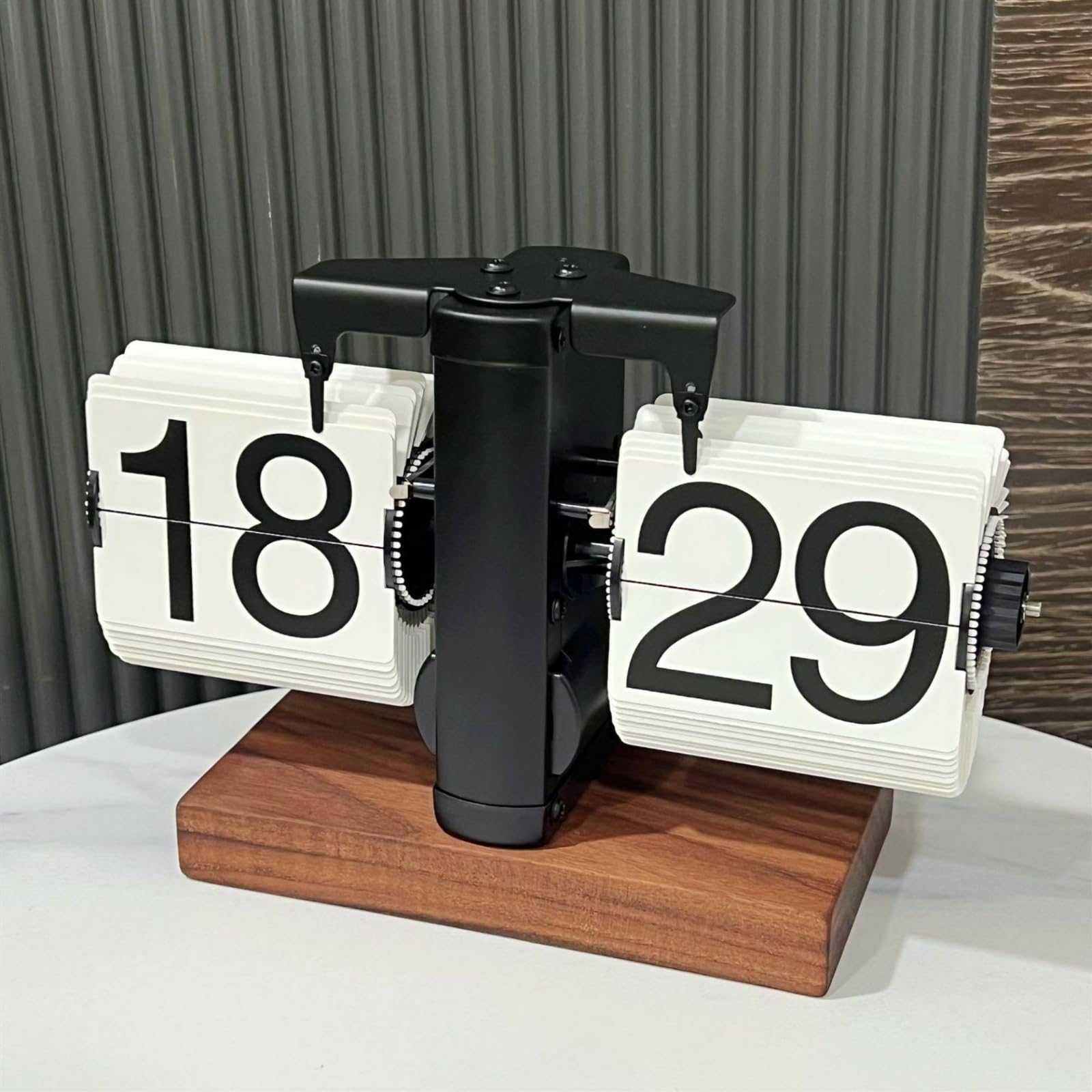 Qianly Reloj de Pestañas Mecánico Retro Reloj de Mesa Reloj de Reloj Analógico con Diseño Decorativo y Base de Madera Que, Color to 1