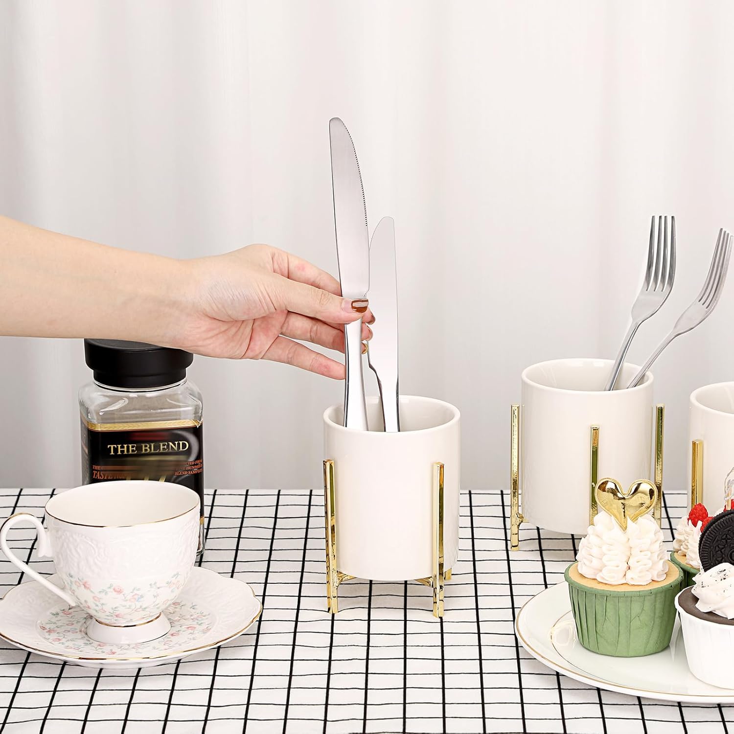 JUXYES Pack of 3 Ceramic Silverware Holder For Party Table, White Cutlery Holder Holder With Golden Metal Bracket, Small Flatware Caddy Organizer Utensil Holder Organizer for Kitchen Dining Tables