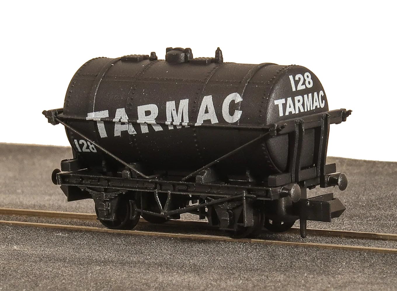 NR-P182 Tank Wagon Tarmac No.128