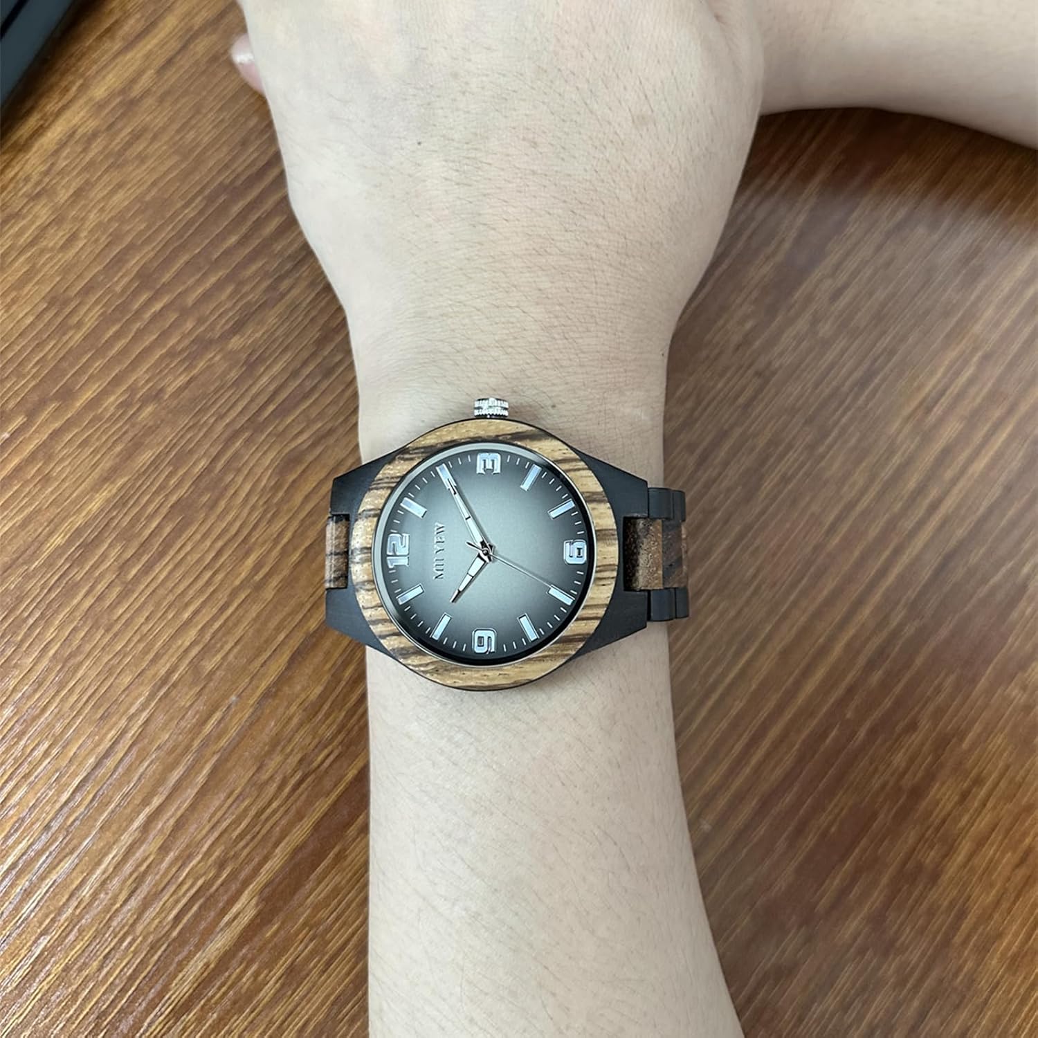 Natural Mens Wood Watches Round Analog Quartz Casual Wooden Watch Gradient Gray Dial