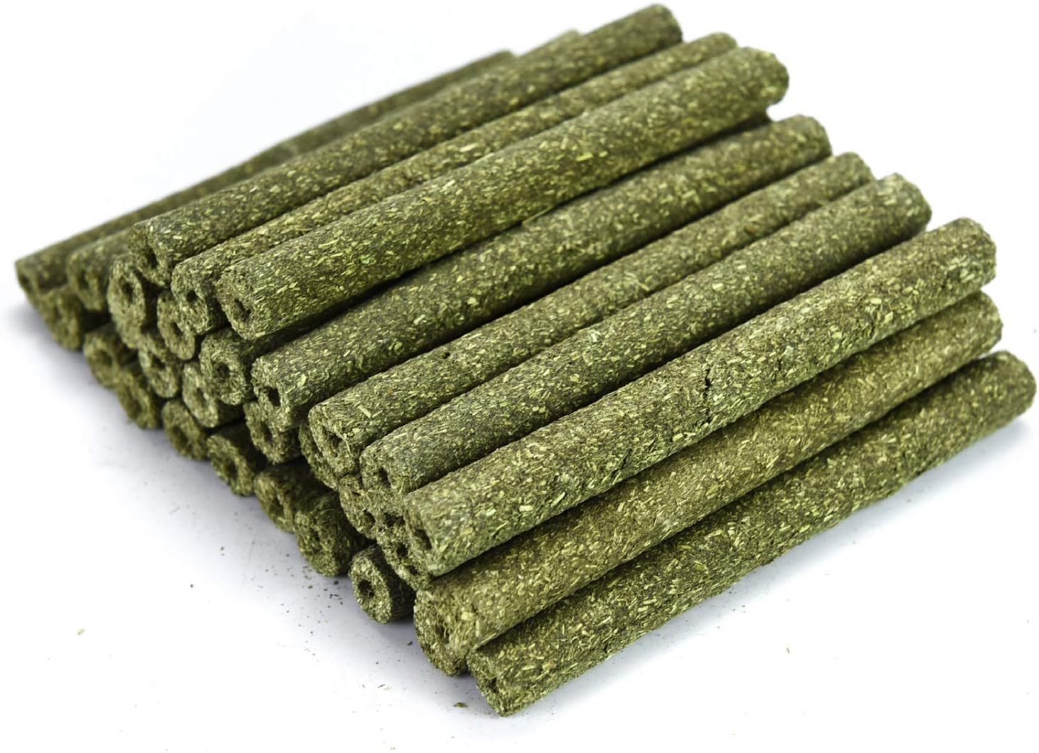 Gonioa 30pcs Natural Grass Stick Alfalfa Hay Chew Sticks Molar Rod Pet Snacks,Chew Toys for Guinea Pigs, Rabbits, Chinchilla,…