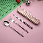 DEVICO Ustensiles de voyage avec étui, 18/8 Argenterie en acier inoxydable pour le déjeuner 4Pcs Ensemble de couverts de voyage réutilisables, fourche et porte-monnaie coréens pour le camping/pique/travail/gadget/école, brun