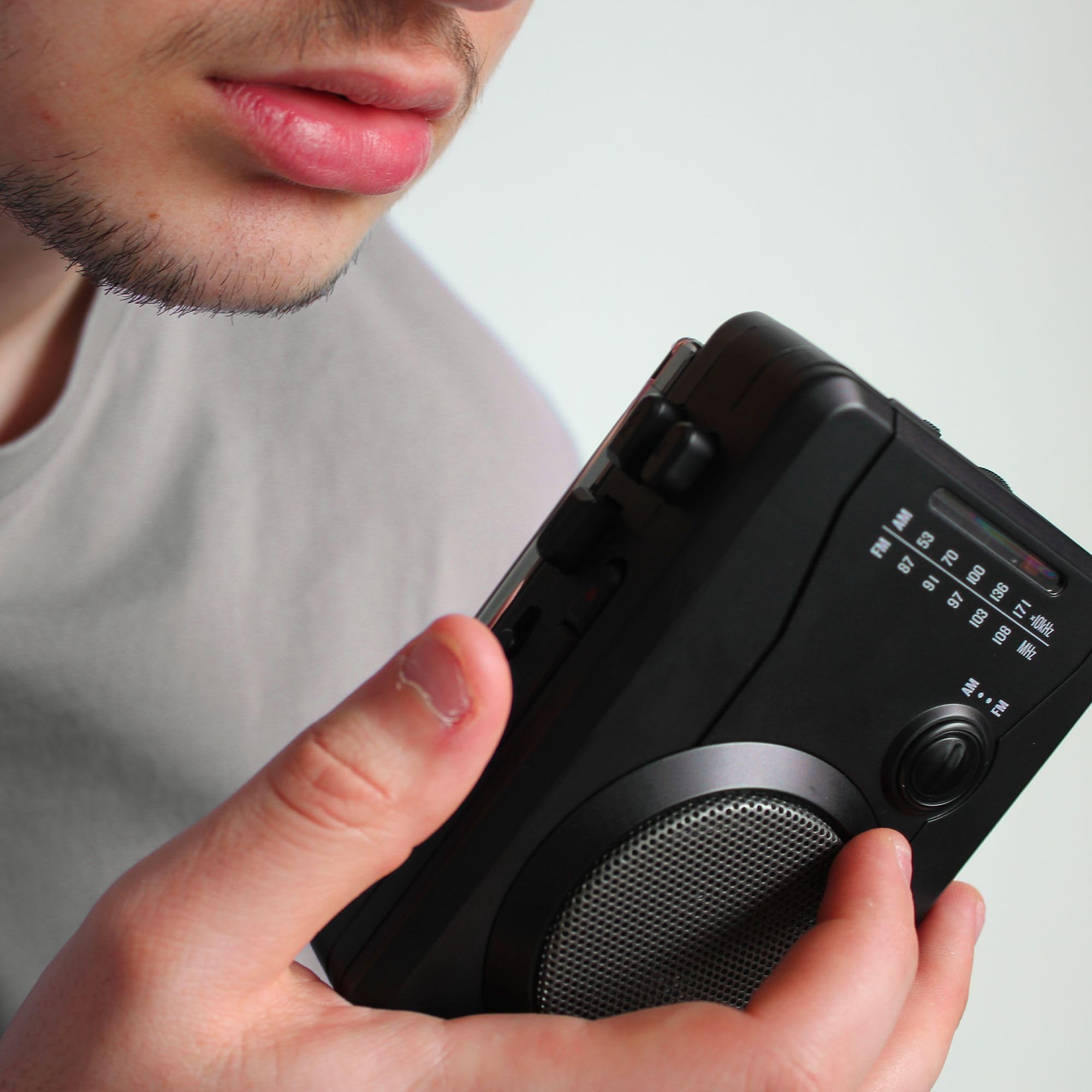 FISHTEC - Kassettenrecording-Radio mit modernen Funktionen, MP3, USB-Anschluss, FM/AM, Sprachaufnahme, integrierter Lautsprecher, ausziehbare Antenne, Audio Musik