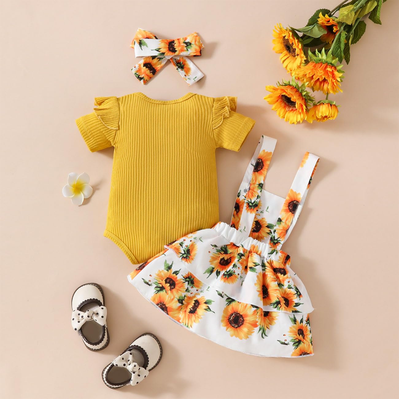 Ensemble de Vêtements Bébé Fille, Combinaison Manches Courtes Volants et Boutons Pression à l'entrejambe, Tournesol Extensible Bretelles Button Jupe Nœud Papillon Bandeau Tenue, 0-18 Mois