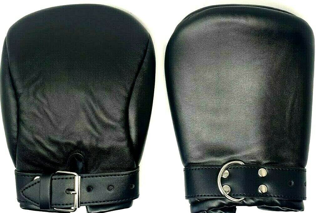 Bondage Masters Bondage Mitts/Dog Paws Padded with Attachable Rings Black