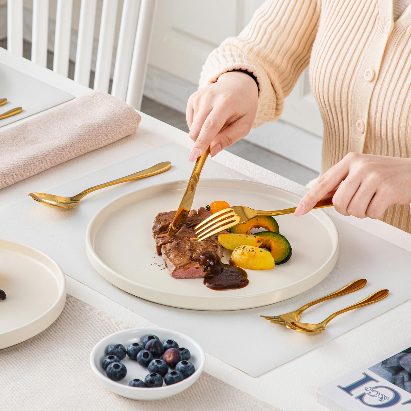 vancasso Besteck Gold Set 6 Personen,30-Teilig Edelstahl Besteckset mit Messer/Gabel/Löffel/Dessertlöffel, 18/10 Edelstahl Besteckset Poliert mit Geschenkbox, Spülmaschinenfest