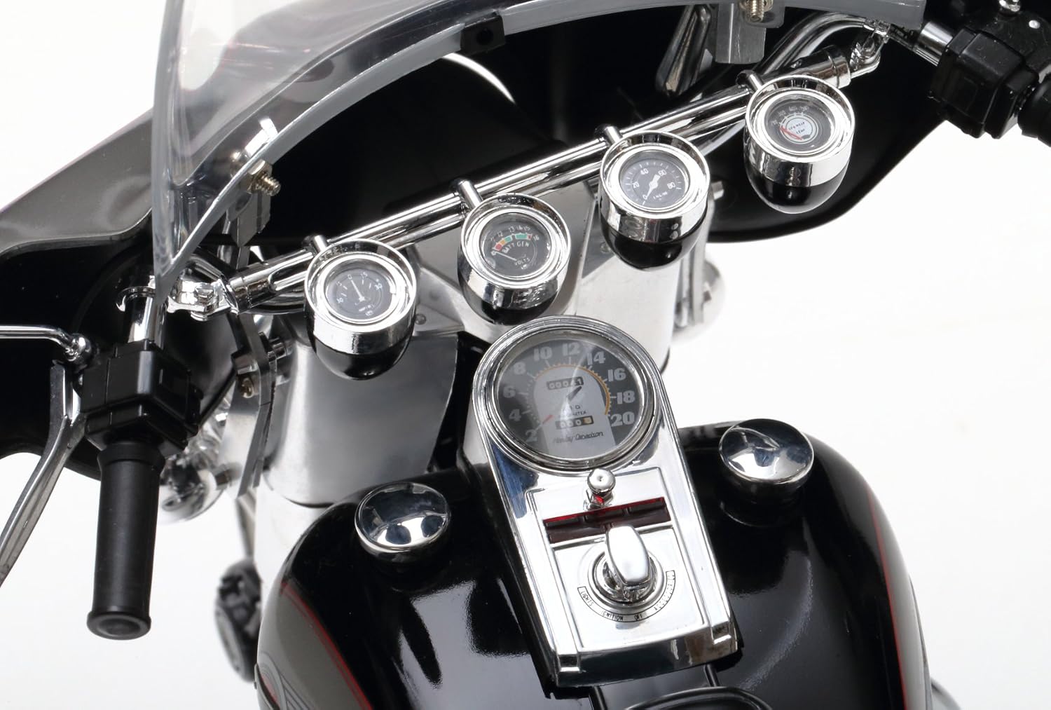 Tamiya 1/6 Motorcycle Series No.37 Harley-Davidson FLH Classic Black version 16037