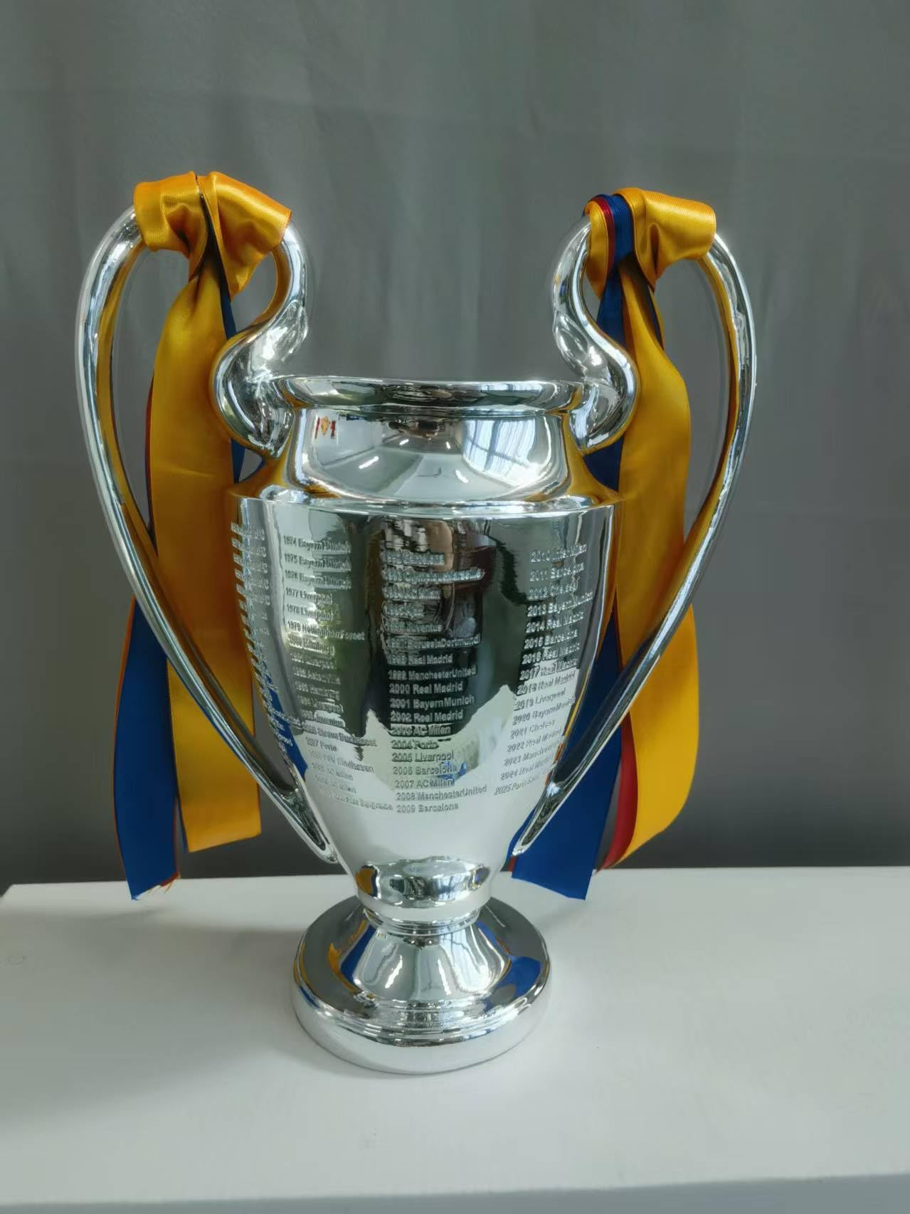 Réplica de trofeo de la Liga de Campeones, plata, 3 16 cm, 32 cm, 44 cm, con cintas rojas, amarillas y azules, regalo coleccionable