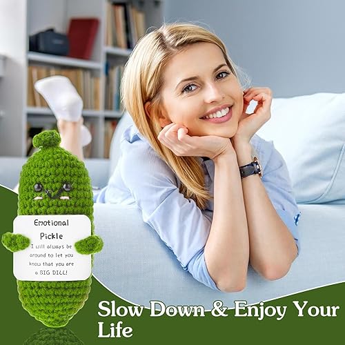 Miniatura 5 de Figuras de Pepino en Vinagre Emocionales de Crochet, 2 Piezas Hechas a Mano Divertidas Figuras de Pepino en Escabeche Lindas Adornos Tejidos a Mano