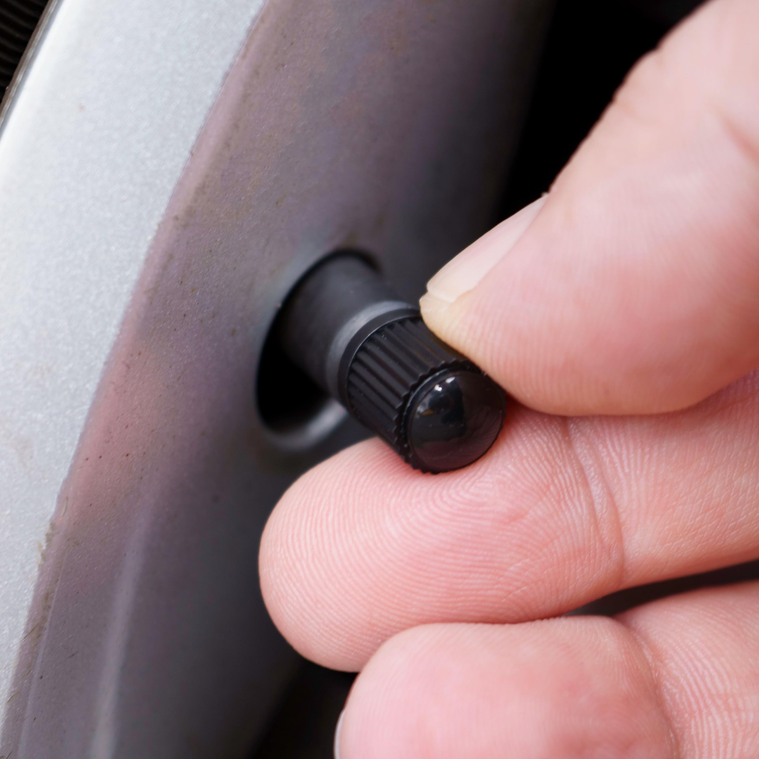 Tappo Valvola in ABS, 16 pezzi, in Nero, tappi copripolvere con guarnizione per valvole auto, moto, rimorchi e biciclette, tappi per auto gomme, tappino bici, cappuccio valvola, tappi pneumatici auto