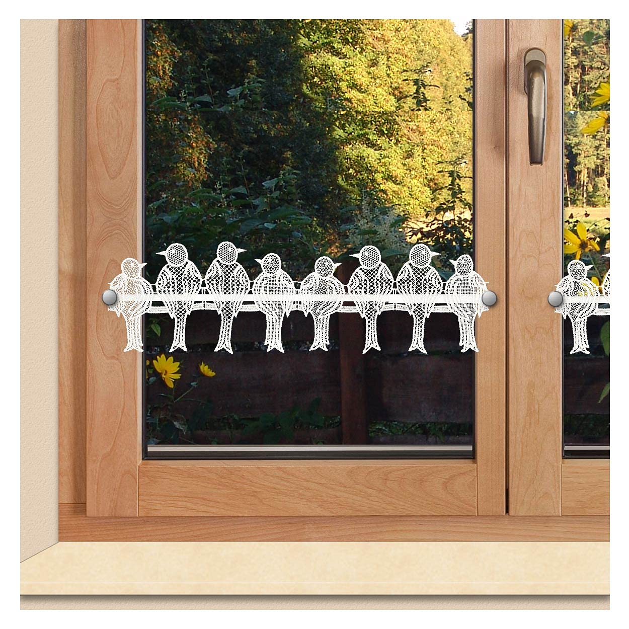 Feenhaus-Spitzengardine Spatzen in weiß Scheibenhänger mit Vögeln aus Plauener Spitze Luftspitzenstickerei 13 cm hoch
