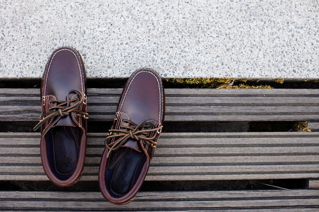 Comfort Segelschuh – Mokassin Bootschuh aus salzwasserresistentem Pull-Up Cyclon Leder, 3-Loch-Schnürung mit 360° Lederban & gepolsterter Einstieg
