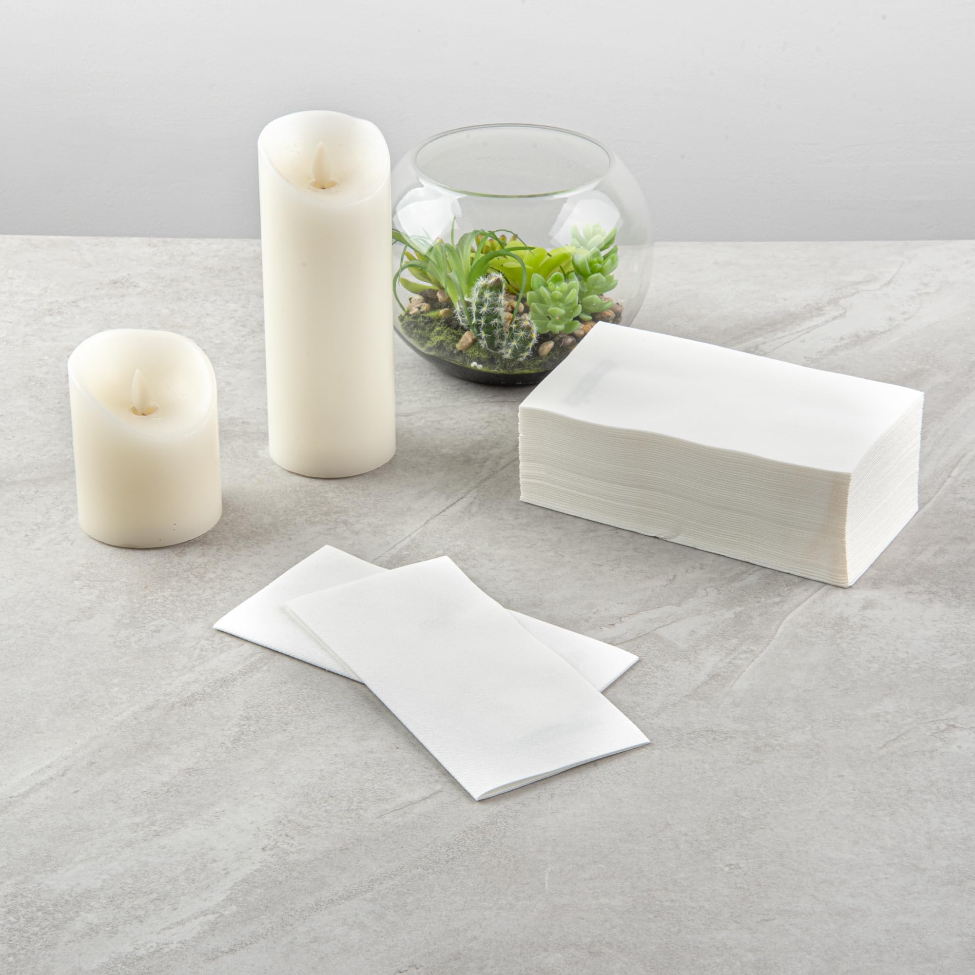 Luxenap - Toallas de invitados con tacto de lino de 15.8 x 7.9 pulgadas, 50 toallas de mano, pliegue de ¼, servilletas de papel blanco, desechables, para baños, cocinas y mesas Restaurantware