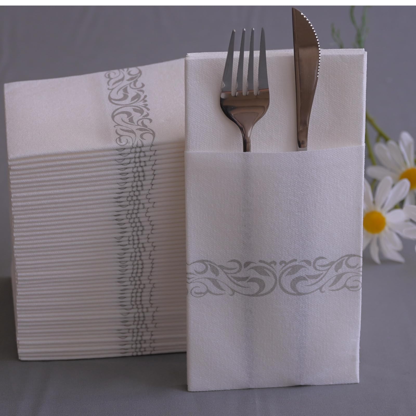 100 unidades de servilletas de cubiertos de bolsillo, servilletas blancas desechables de tacto de lino con bolsillo incorporado para fiesta, boda, Navidad, 40 * 40 cm, plateado