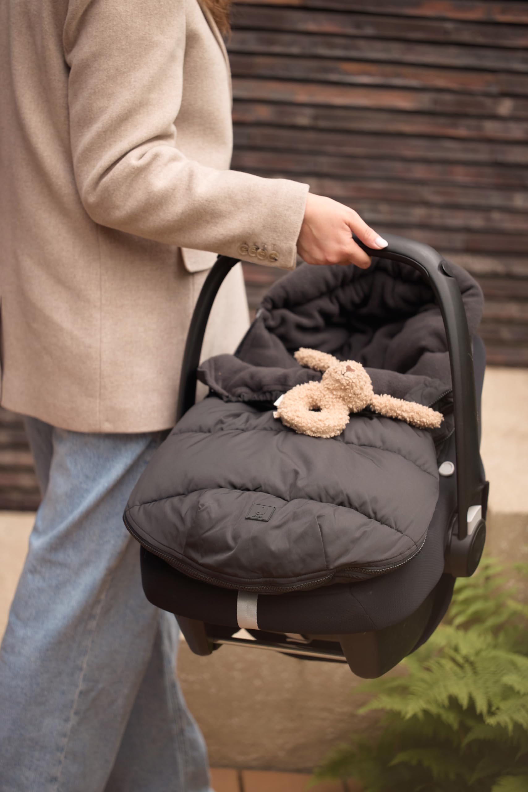 Jollein Fußsack Puffed Schwarz Babyschale Kinderautositz Gruppe 0+ Kinderwagen 3-Punkt 5-Punkt Gurt