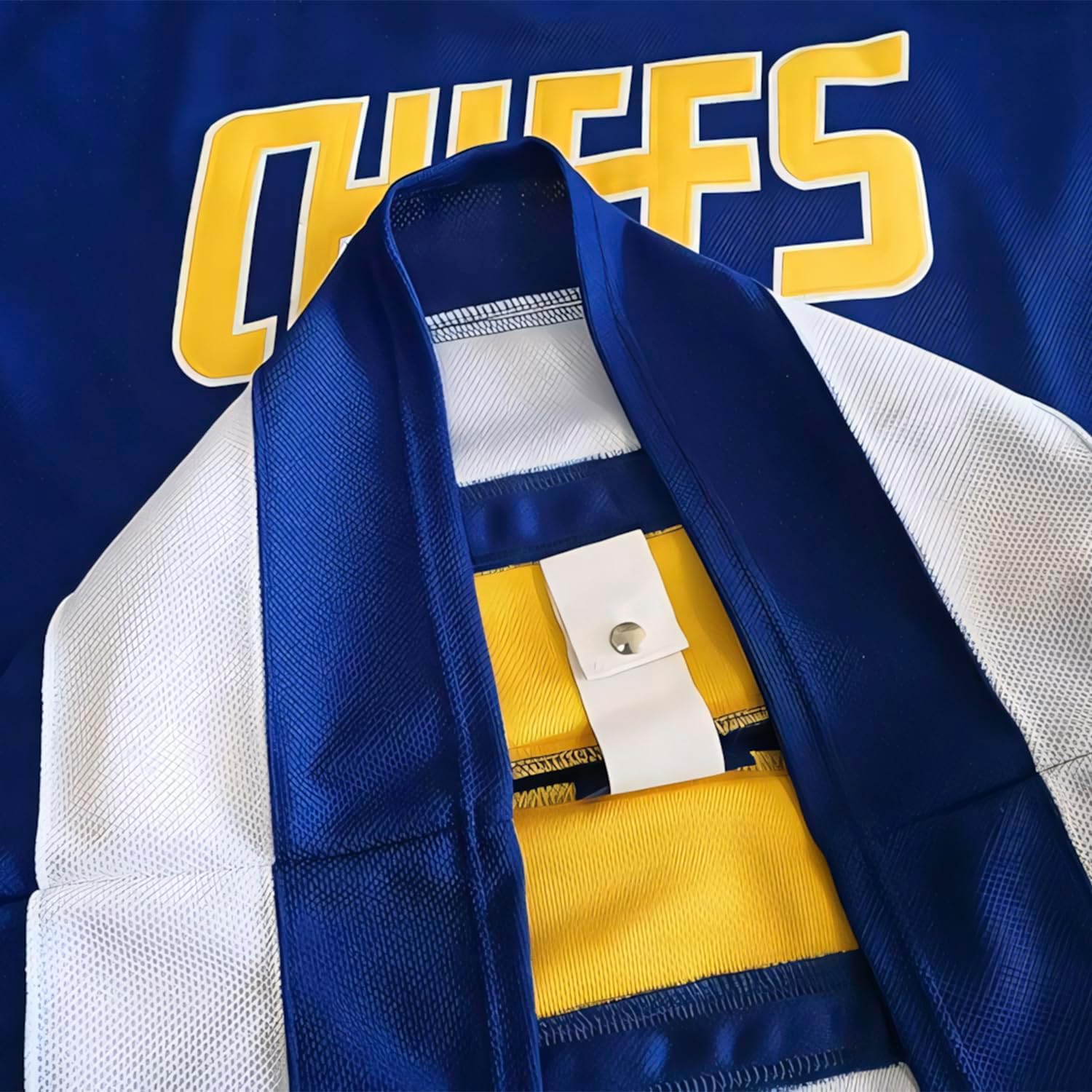 Jeff Hanson #18 Charlestown Chiefs Hockey Jersey – Slap Shot-Inspired Throwback, Stitched Letters, Sizes S–5XL