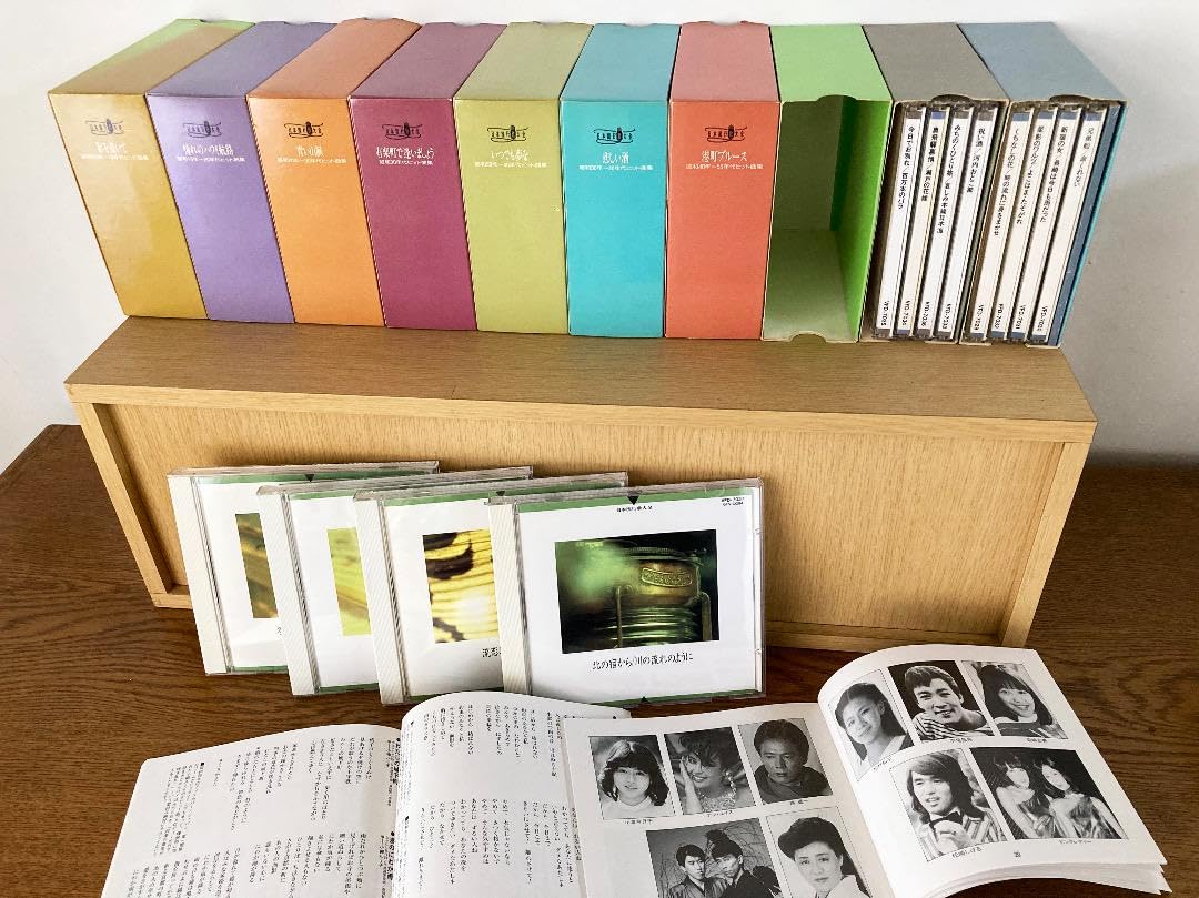 ビクター 日本流行歌大全 10BOX（1BOXにCD4枚）歌詞付き　昭和　平成 Amazon.co.jp: ビクター 日本流行歌大全 10BOX（1BOXにCD4枚）歌詞