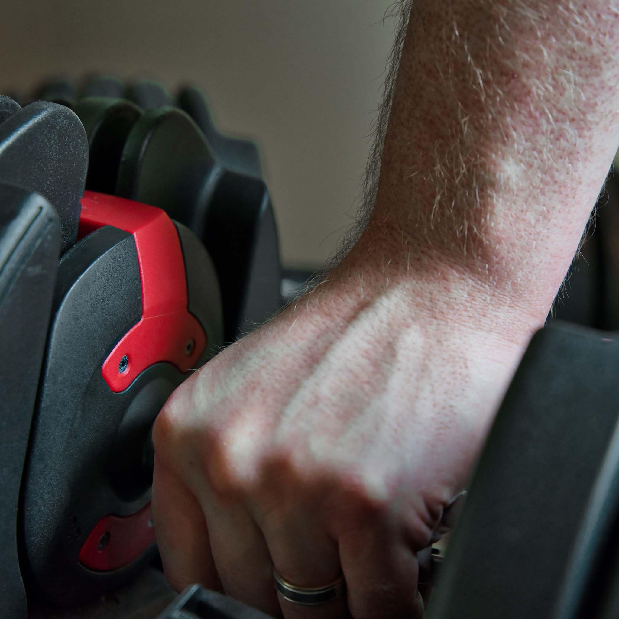 Verstellbare Kurzhantel mit Drehmechanismus Gewicht einstellbar von 2,5 bis 24 kg einstellbare Hantel Training Hantelset für Zuhause Kurzhantelset
